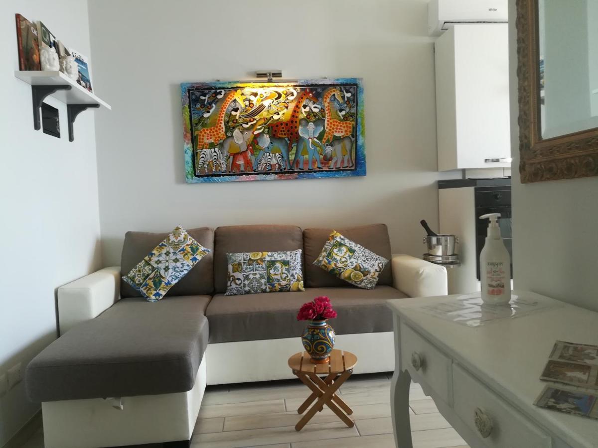 Al Bajah Loft Monovano Con Requisiti Hotel Taormina Ngoại thất bức ảnh