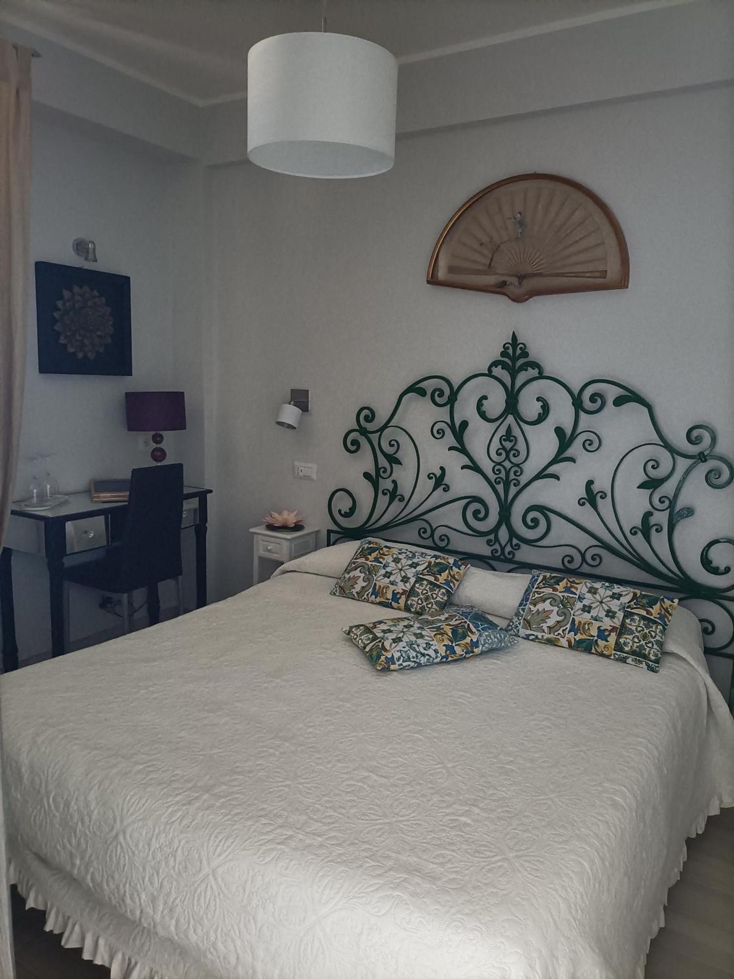 Al Bajah Loft Monovano Con Requisiti Hotel Taormina Phòng bức ảnh